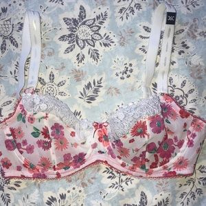 NWOT Felina floral and lace bra